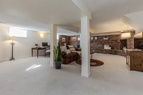 154 Hendrie Avenue Burlington ON L7T 4C2