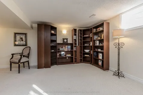 154 Hendrie Avenue Burlington ON L7T 4C2