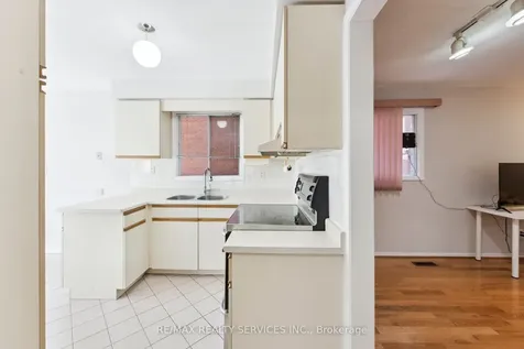 37 Candy Crescent Brampton ON L6X 3Z7