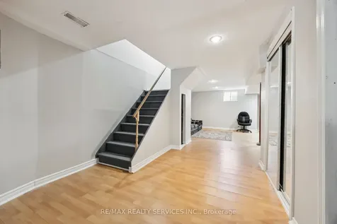 37 Candy Crescent Brampton ON L6X 3Z7