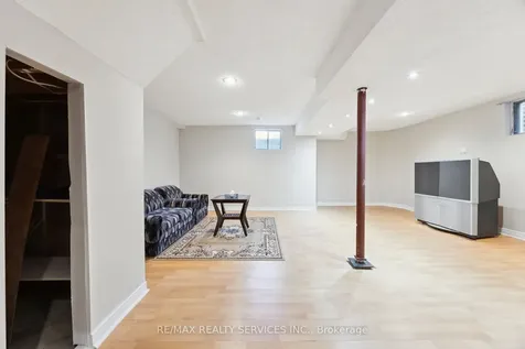 37 Candy Crescent Brampton ON L6X 3Z7