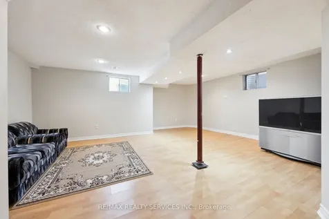 37 Candy Crescent Brampton ON L6X 3Z7