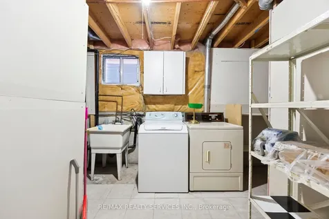 37 Candy Crescent Brampton ON L6X 3Z7