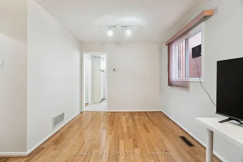 37 Candy Crescent Brampton ON L6X 3Z7