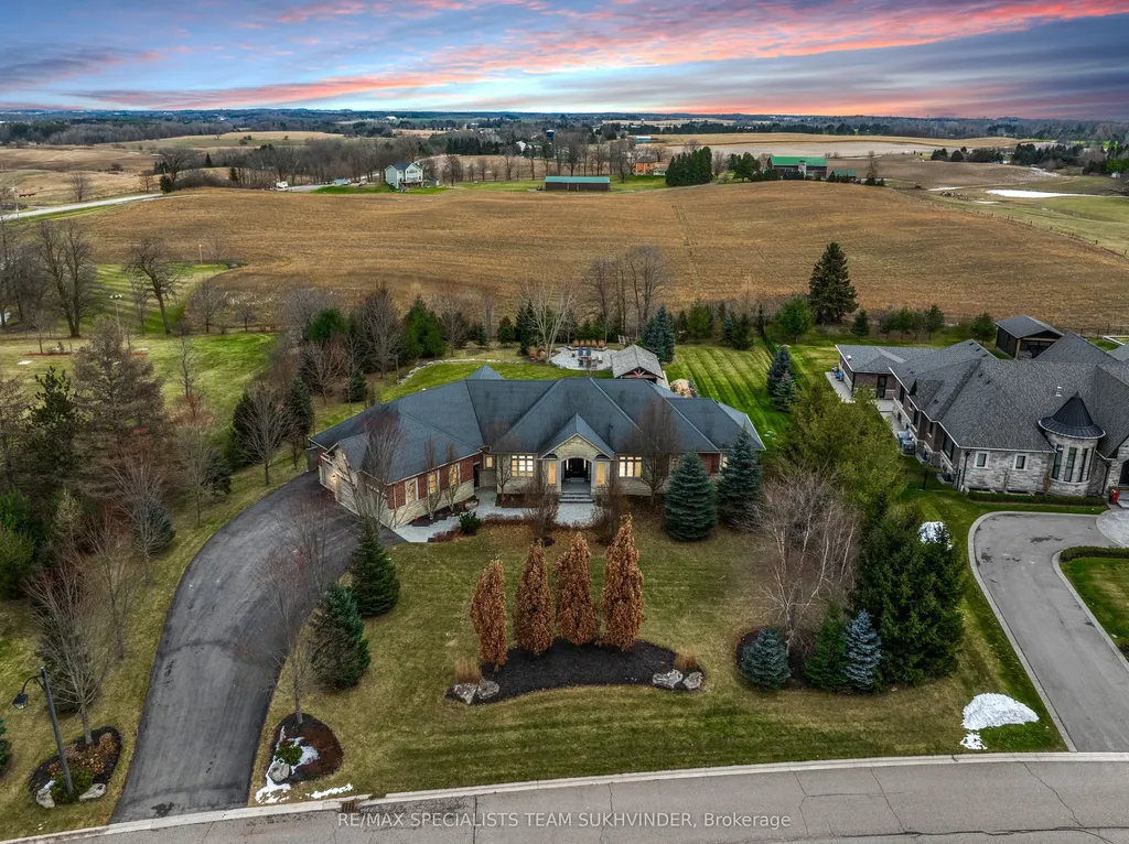 5 Cedar Allan Place Caledon ON L7E 4H4