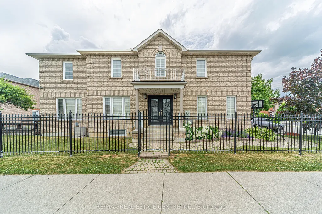 92 Oaklea Boulevard Brampton ON L6Y 5G6