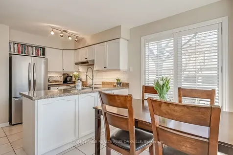 2234 Shadetree Avenue Burlington ON L7L 6L4