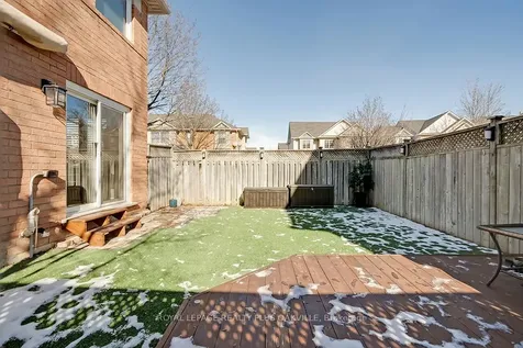 2234 Shadetree Avenue Burlington ON L7L 6L4