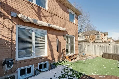 2234 Shadetree Avenue Burlington ON L7L 6L4