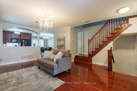 18 Newark Way Brampton ON L7A 2V1