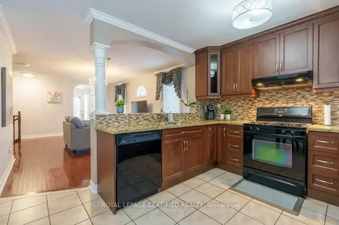 18 Newark Way Brampton ON L7A 2V1