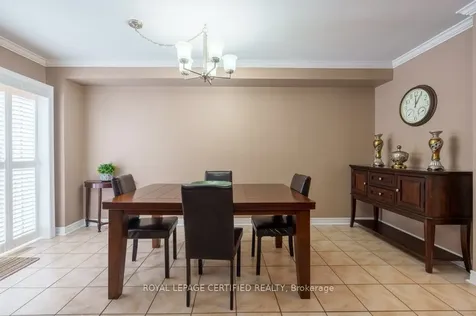 18 Newark Way Brampton ON L7A 2V1