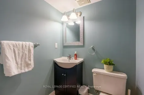 18 Newark Way Brampton ON L7A 2V1