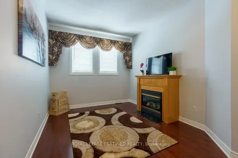 18 Newark Way Brampton ON L7A 2V1