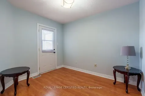 18 Newark Way Brampton ON L7A 2V1