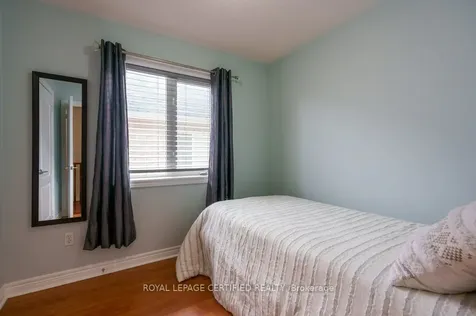 18 Newark Way Brampton ON L7A 2V1