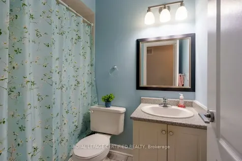 18 Newark Way Brampton ON L7A 2V1