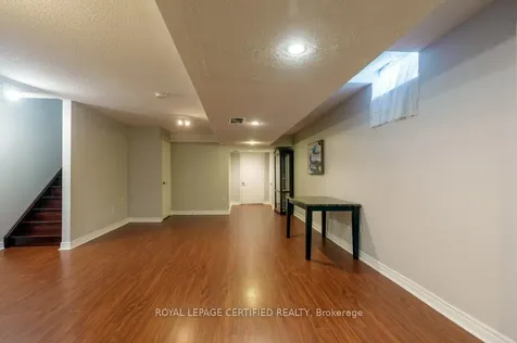 18 Newark Way Brampton ON L7A 2V1