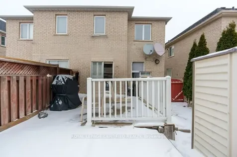 18 Newark Way Brampton ON L7A 2V1