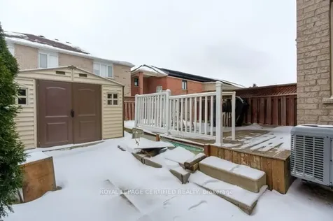 18 Newark Way Brampton ON L7A 2V1