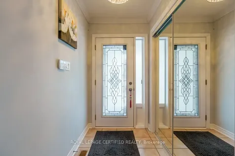 18 Newark Way Brampton ON L7A 2V1