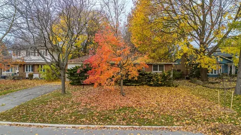 4041 Apple Valley Lane Burlington ON L7L 1E8