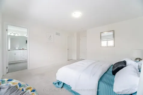 4 Keppel Circle Brampton ON L7A 5K4