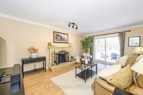 2048 Parklane Crescent Burlington ON L7M 3V6