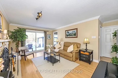2048 Parklane Crescent Burlington ON L7M 3V6
