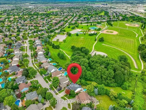 2048 Parklane Crescent Burlington ON L7M 3V6