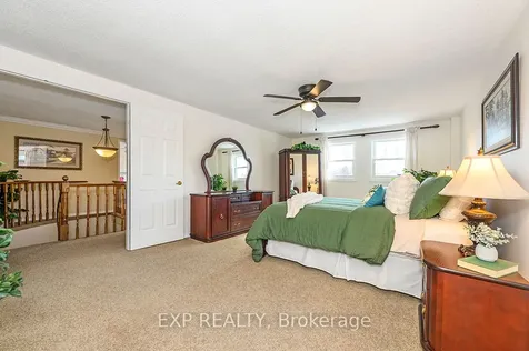 2048 Parklane Crescent Burlington ON L7M 3V6