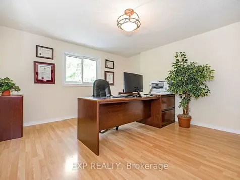 2048 Parklane Crescent Burlington ON L7M 3V6