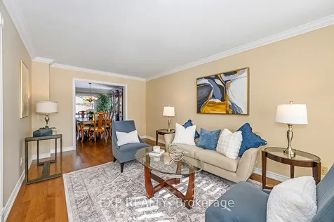 2048 Parklane Crescent Burlington ON L7M 3V6