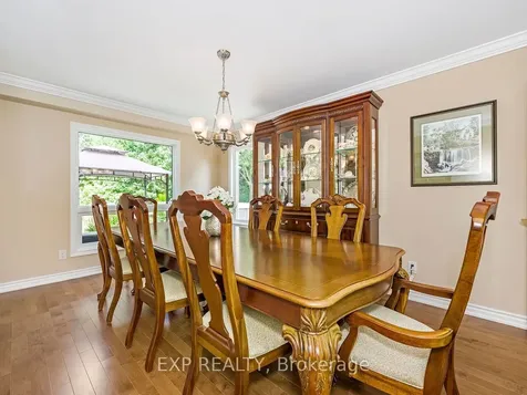 2048 Parklane Crescent Burlington ON L7M 3V6