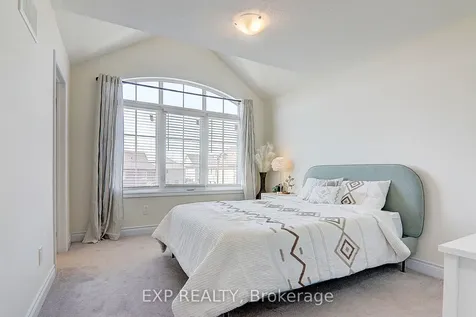 21 Ash Hill Avenue Caledon ON L7C 4E8