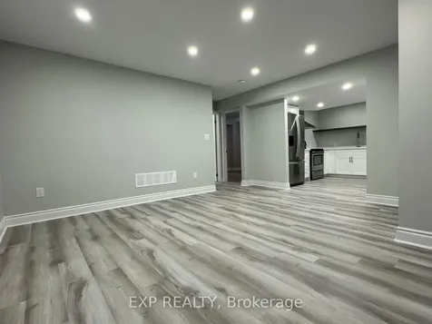 21 Ash Hill Avenue Caledon ON L7C 4E8