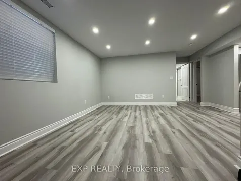 21 Ash Hill Avenue Caledon ON L7C 4E8