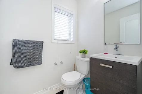 186 Golden Springs Drive Brampton ON L7A 4N9