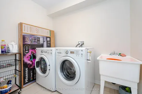 186 Golden Springs Drive Brampton ON L7A 4N9