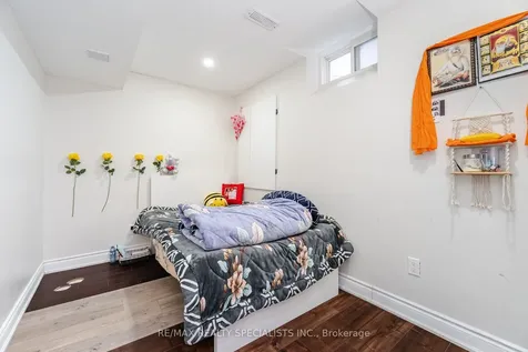 186 Golden Springs Drive Brampton ON L7A 4N9