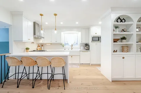 1433 Reynolds Avenue Burlington ON L7M 3B6