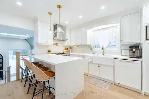 1433 Reynolds Avenue Burlington ON L7M 3B6