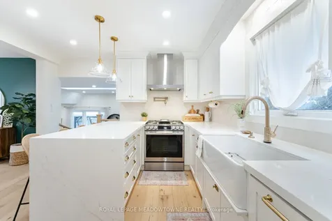 1433 Reynolds Avenue Burlington ON L7M 3B6