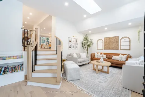 1433 Reynolds Avenue Burlington ON L7M 3B6