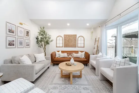 1433 Reynolds Avenue Burlington ON L7M 3B6