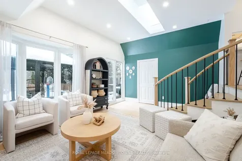 1433 Reynolds Avenue Burlington ON L7M 3B6