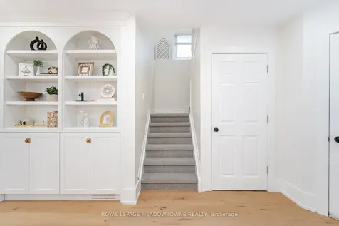 1433 Reynolds Avenue Burlington ON L7M 3B6