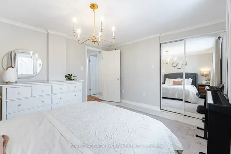 1433 Reynolds Avenue Burlington ON L7M 3B6