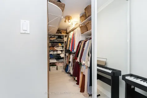 1433 Reynolds Avenue Burlington ON L7M 3B6