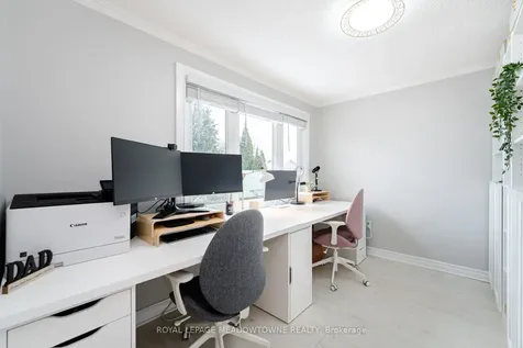 1433 Reynolds Avenue Burlington ON L7M 3B6